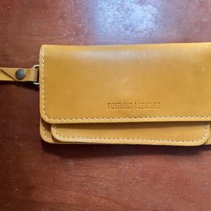 Portland Leather Lily Wristlet in Sunflower